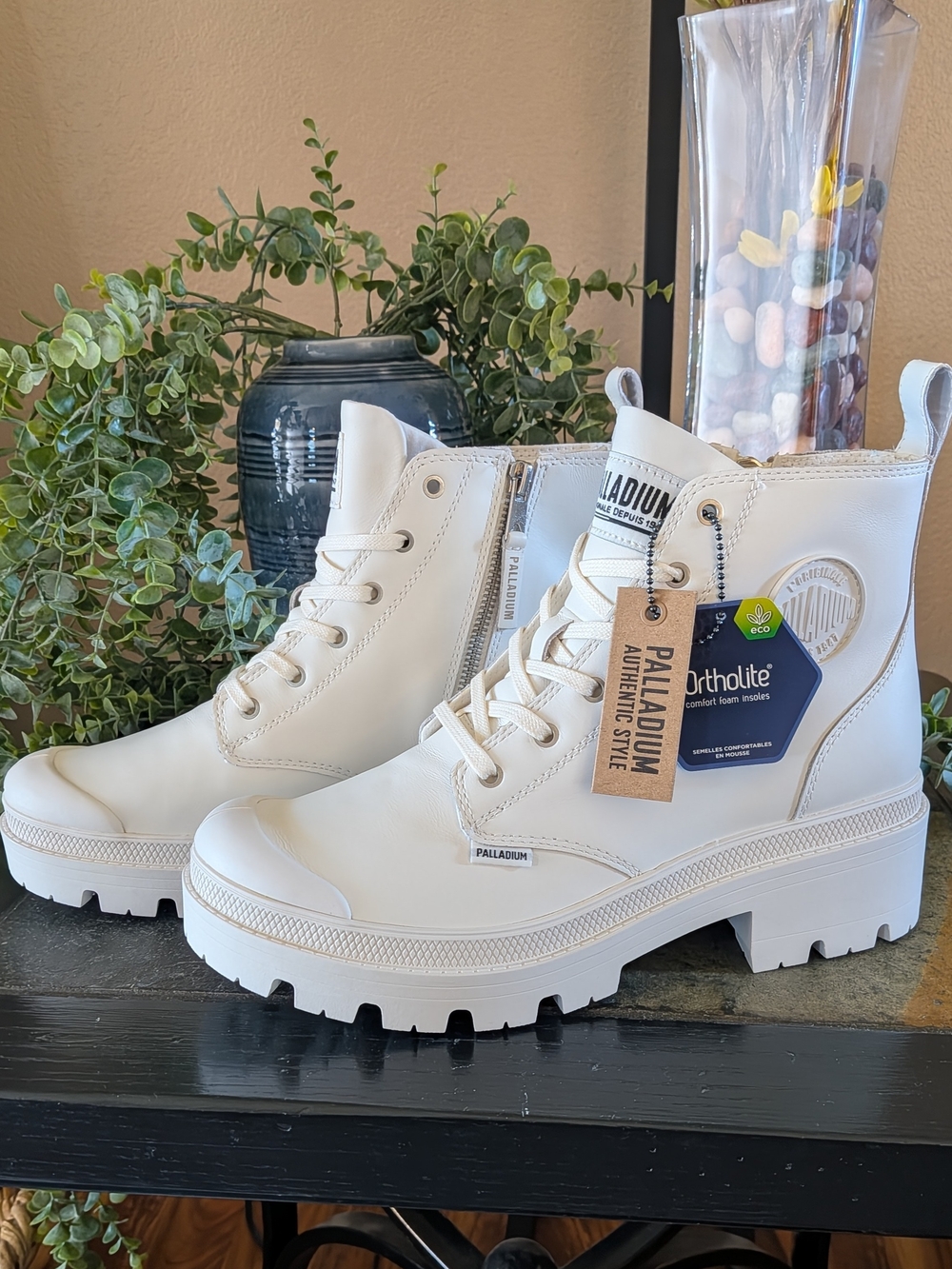 NWT! Palladium Women's Combat Lug Sole White Boot Size 9.5